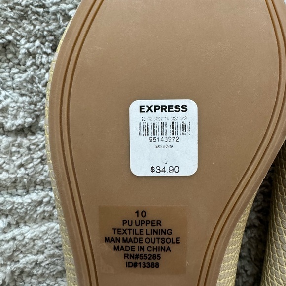 NEW WITH TAGS size 10 Express snakeskin print flats - Picture 3 of 5